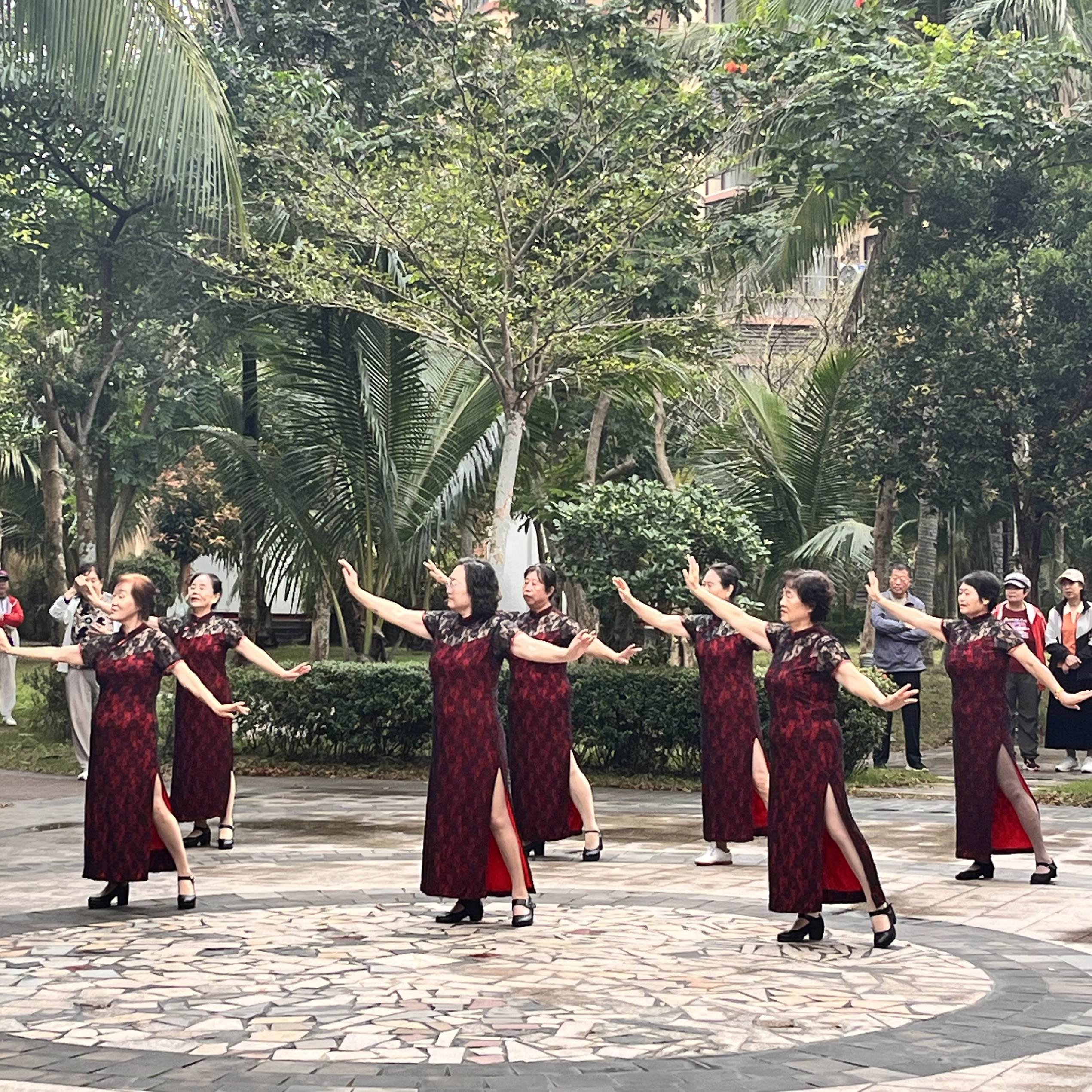 DeepSeep視角｜欣賞錦繡東山小區(qū)春日茶話聯(lián)歡會(huì)精彩回顧